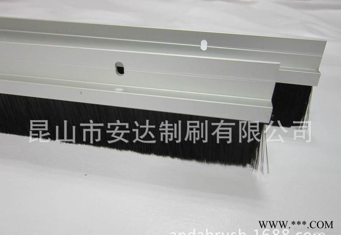 直銷(xiāo)風(fēng)力發(fā)電機(jī)艙毛刷  毛刷  制刷