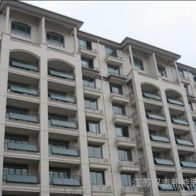 供應雙志陽臺平板式壁掛熱水器，高層建筑專用，一臺頂兩臺：太陽能+電熱水器